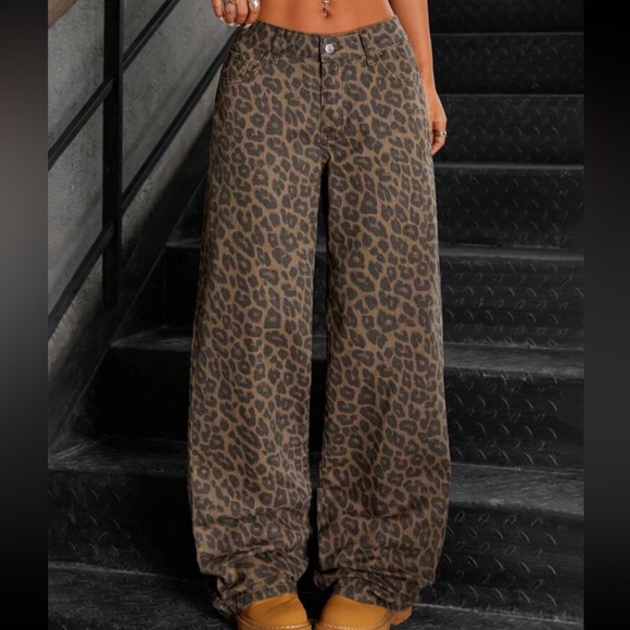 SHEIN Pants - Cheetah Print Baggy Jeans